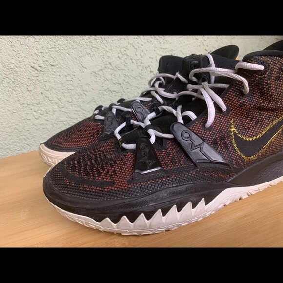 RARE Nike Kyrie 7‎ Roswell Rayguns Black Gold Mens Shoes CQ9326-003 Size 14 main image 12